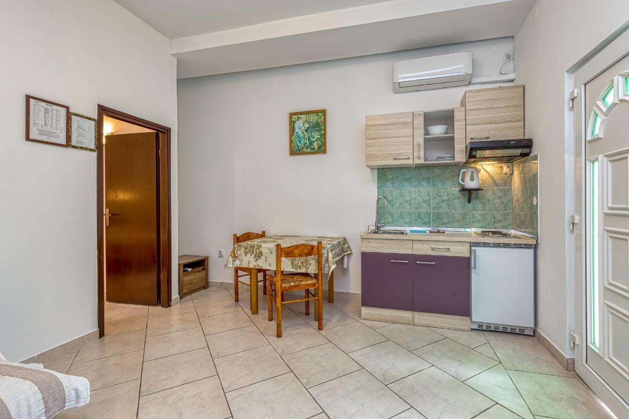 Apartments Bastovanovic 罗维尼 外观 照片
